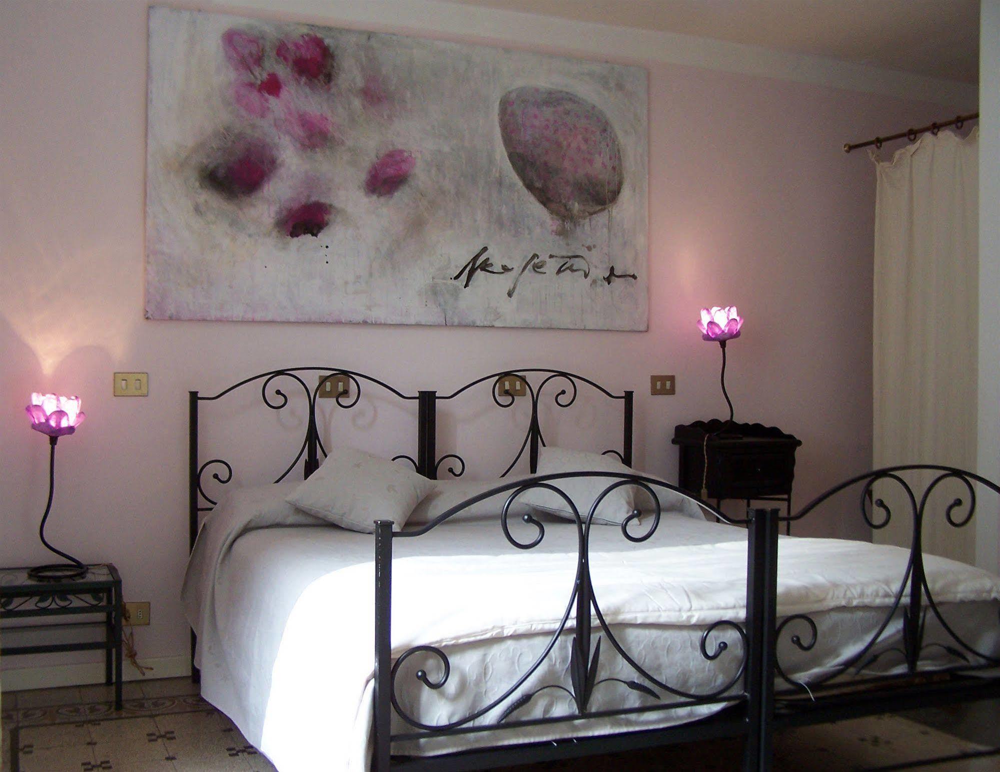 Abatjour Eco-Friendly B&B 3*